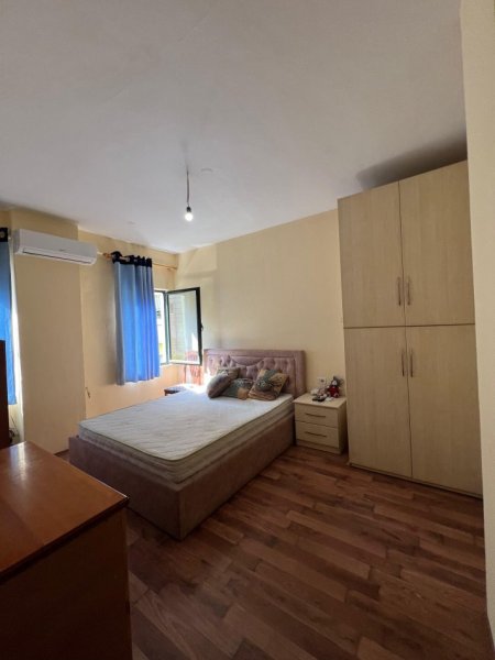 Tirane, jepet me qera apartament 2+1+Ballkon Kati 2, 115 m² 600 € (Don Bosko)