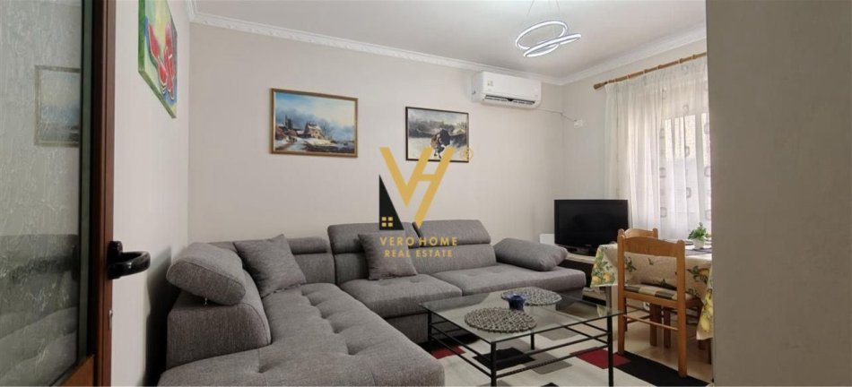 Tirane, jepet me qera apartament 2+1+Ballkon Kati 2, 75 m² 600 € (RRUGA E DURRESIT)