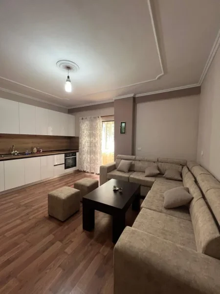 Tirane, jepet me qera apartament 2+1+Ballkon Kati 2, 115 m² 600 € (Don Bosko)