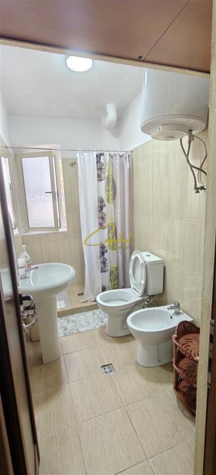 Tirane, jepet me qera apartament 2+1 Kati 2, 70 m² 600 € (RRUGA E DURRESIT)