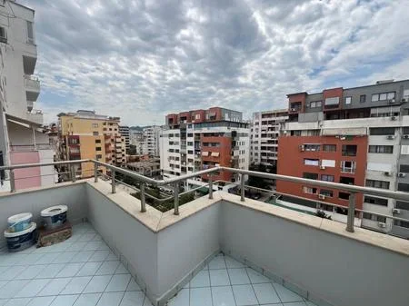 Tirane, shitet apartament 2+1+Ballkon Kati 6, 84 m² 140.000 € (Unaza e Re)