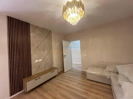 Tirane, shitet apartament 2+1+Ballkon Kati 6, 84 m² 140.000 € (Unaza e Re)