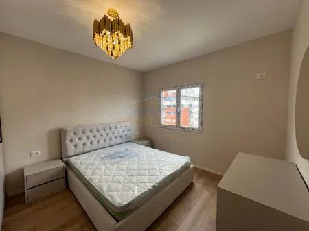 Tirane, shitet apartament 2+1+Ballkon Kati 6, 84 m² 140.000 € (Unaza e Re)