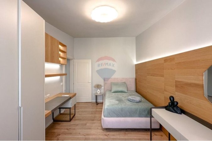 Tirane, shitet apartament 3+1+Ballkon , 197 m² 440.000 € 