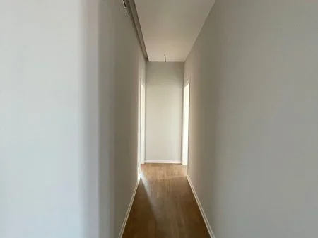 Tirane, jepet me qera zyre Kati 17, 160 m² 2.000 € (Rruga e Kavajes)