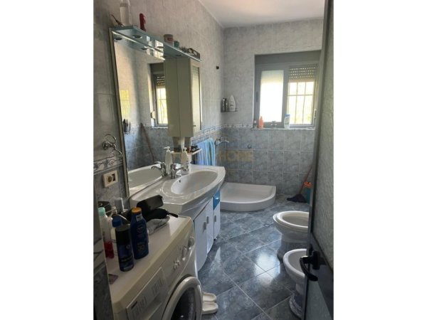 Tirane, shitet apartament 1+1+Ballkon Kati 3, 54 m² 107.000 € (Shkolla 1 Maji)