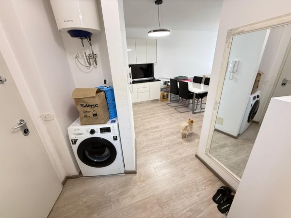 Tirane, jepet me qera apartament 1+1 Kati 8, 550 €