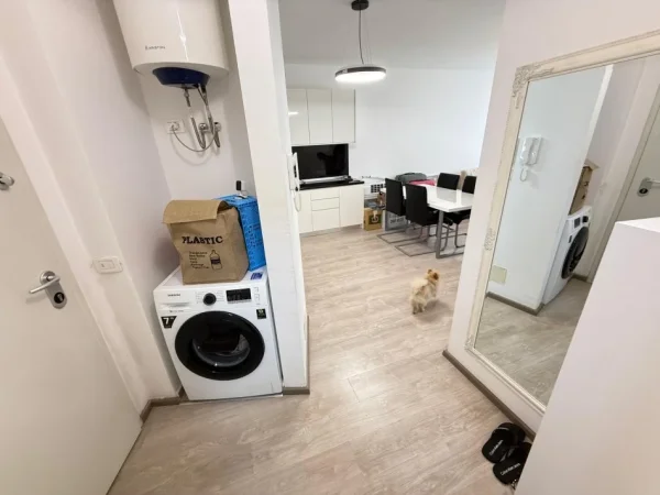Tirane, jepet me qera apartament 1+1 Kati 8, 550 €