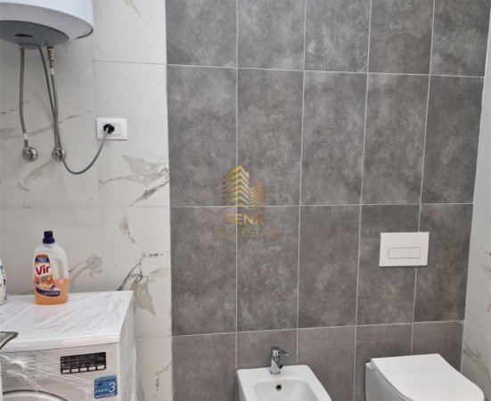 Tirane, jepet me qera apartament 1+1+Ballkon Kati 8, 70 m² 450 € (Bulevard Kashar)