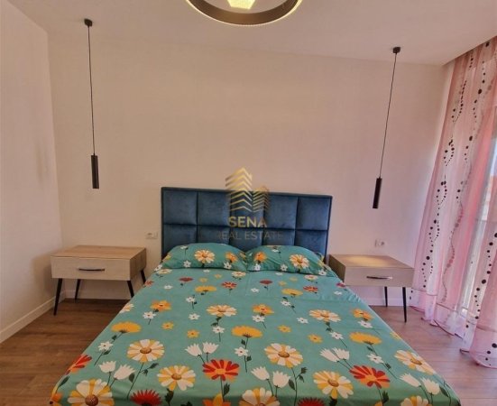 Tirane, jepet me qera apartament 1+1+Ballkon Kati 8, 70 m² 450 € (Bulevard Kashar)