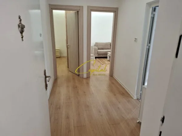Tirane, jepet me qera apartament 1+1 Kati 3, 60 m² 550 € (ISH STACIONI TRENIT)