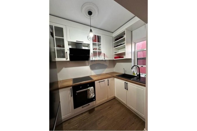 Tirane, jepet me qera apartament 1+1 Kati 4, 60 m² 600 € 