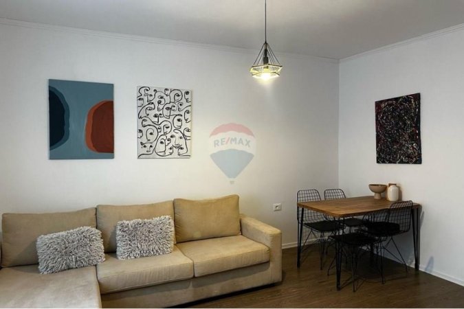 Tirane, jepet me qera apartament 1+1 Kati 4, 60 m² 600 € 