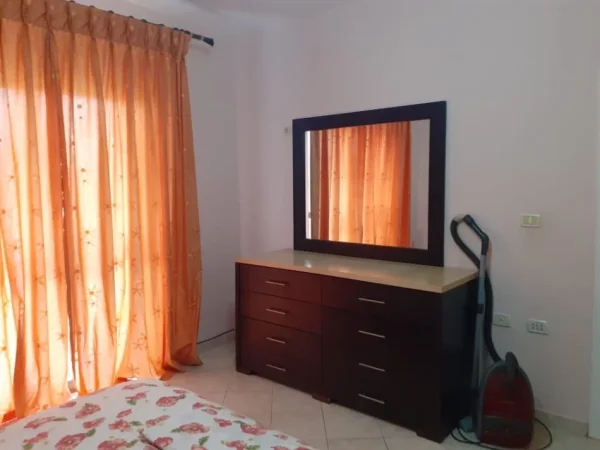 Tirane, jepet me qera apartament 2+1 Kati 7, 101 m² 400 € 