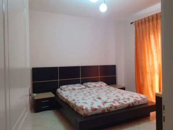 Tirane, jepet me qera apartament 2+1 Kati 7, 101 m² 400 € 