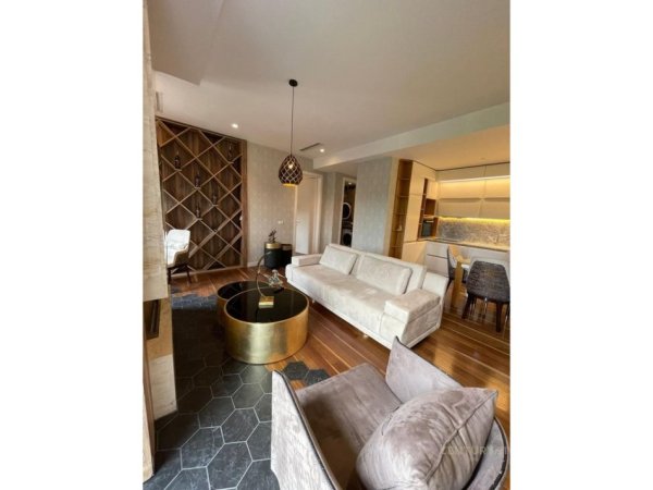 Tirane, jepet me qera apartament 1+1 Kati 7, 88 m² 1.250 € (Rr.e Elbasanit)