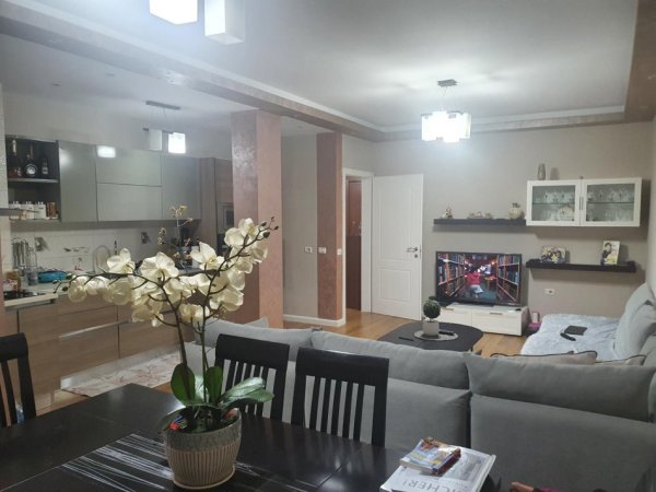Tirane, jepet me qera apartament 2+1 Kati 5, 101 m² 550 € (Astir)