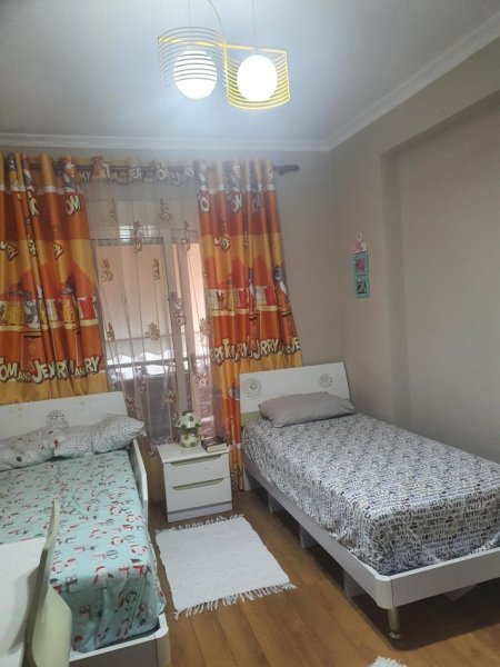 Tirane, jepet me qera apartament 2+1 Kati 5, 101 m² 550 € (Astir)