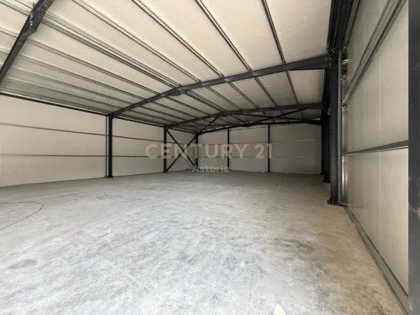 Tirane, jepet me qera magazine Kati 0, 650 m² 3.500 € (Farke)