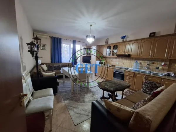 Durres, jepet me qera apartament 2+1 Kati 2, 110 m² 500 € 