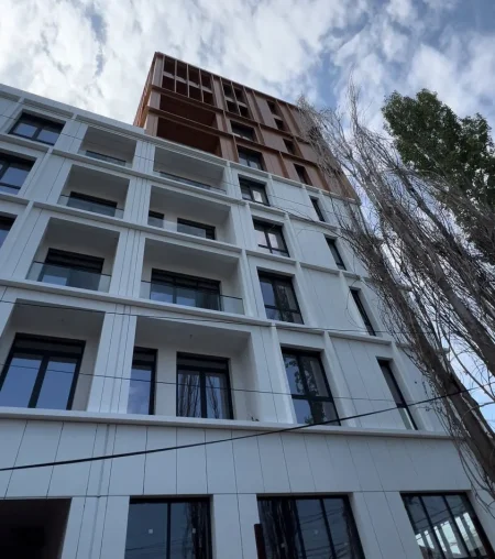 Tirane, shitet apartament 1+1+Ballkon Kati 4, 56 m² 106.375 € (Bulevardi i Ri)