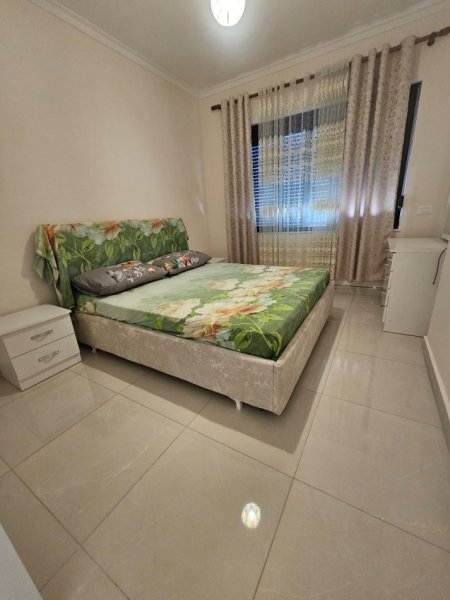 Tirane, jepet me qera apartament 2+1 , 96 m² 450 €