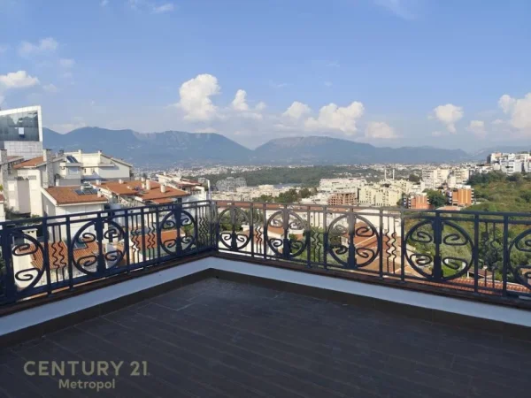 Tirane, jepet me qera Vile 1 Katshe Kati 1, 420 m² 5.000 € (Kodra e Diellit)