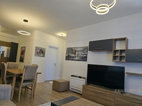 Tirane, jepet me qera apartament 2+1 Kati 5, 84 m² 550 € (TEG)