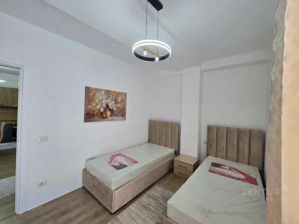 Tirane, jepet me qera apartament 2+1 Kati 5, 84 m² 550 € (TEG)
