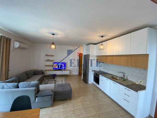 Tirane, jepet me qera apartament 2+1 Kati 4, 100 m² 600 € (Selite)