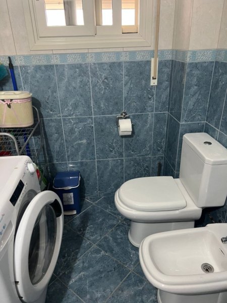 Vlore, jepet me qera apartament 2+1+Ballkon Kati 6, 80 m² 400 € (Rruga Cajupi)