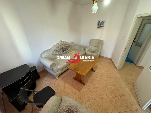 Tirane, jepet me qera apartament 1+1 Kati 3, 65 m² 450 € (Qender, ne Bulevardin Zogu 1)