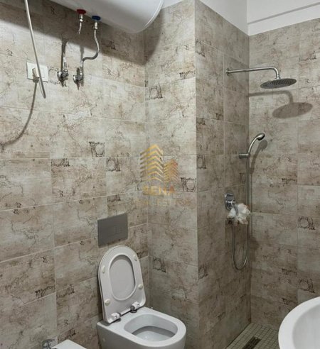 Tirane, jepet me qera apartament 1+1+Ballkon Kati 3, 78 m² 500 € (Kompleksi Green City)