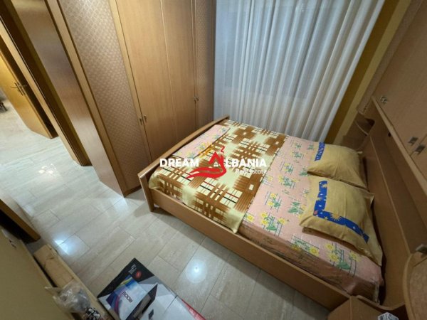 Tirane, jepet me qera apartament 2+1 , 100 m² 550 € (ne Rr e Dibres, prane Medreses)