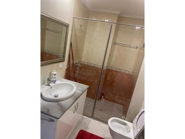 Tirane, jepet me qera apartament 2+1+Aneks+Ballkon Kati 3, 105 m² 950 € (Kristal Center)