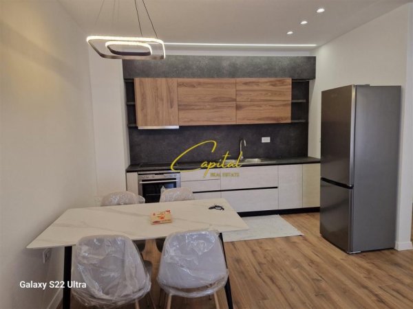 Tirane, jepet me qera apartament 1+1 Kati 8, 70 m² 450 € (ASTIR)