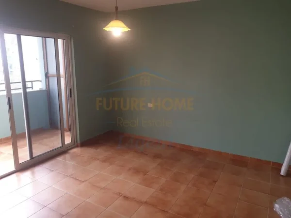 Tirane, shitet apartament 2+1+2+Ballkon Kati 7, 124 m² 289.000 € (Komuna e Parisit)