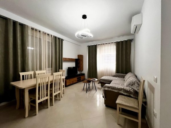 Tirane, jepet me qera apartament 2+1+Ballkon Kati 2, 90 m² 550 € (Astir)