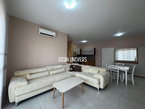 Tirane, jepet me qera apartament 1+1+Ballkon Kati 4, 70 m² 600 € (Pazari i Ri, pranë Qendrës Linkoln)