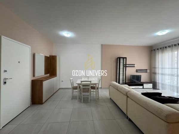 Tirane, jepet me qera apartament 1+1+Ballkon Kati 4, 70 m² 600 € (Pazari i Ri, pranë Qendrës Linkoln)