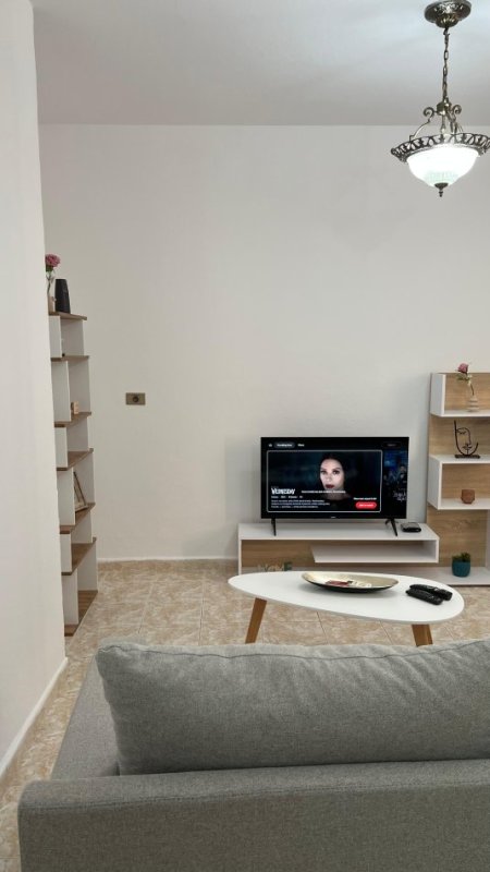 Tirane, jepet me qera apartament 1+1+Ballkon Kati 6, 65 m² 550 € (Zogu i Zi)
