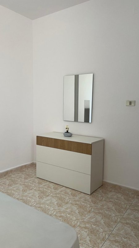 Tirane, jepet me qera apartament 1+1+Ballkon Kati 6, 65 m² 550 € (Zogu i Zi)