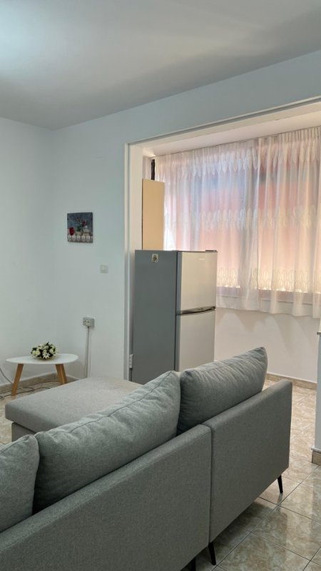 Tirane, jepet me qera apartament 1+1+Ballkon Kati 6, 65 m² 550 € (Zogu i Zi)