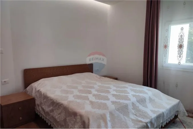 Tirane, shitet shtepi 3+1 , 120 m² 
