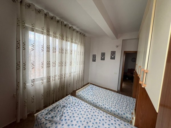 Tirane, jepet me qera apartament 3+1+Ballkon Kati 4, 120 m² 650 € (Rruga e Dibres)