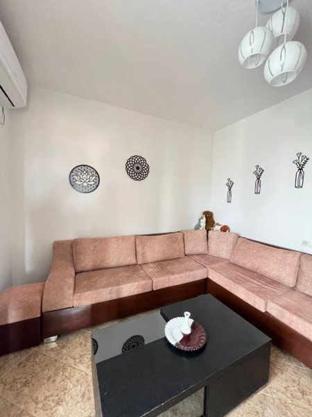 Tirane, jepet me qera apartament 3+1+Ballkon Kati 4, 120 m² 650 € (Rruga e Dibres)