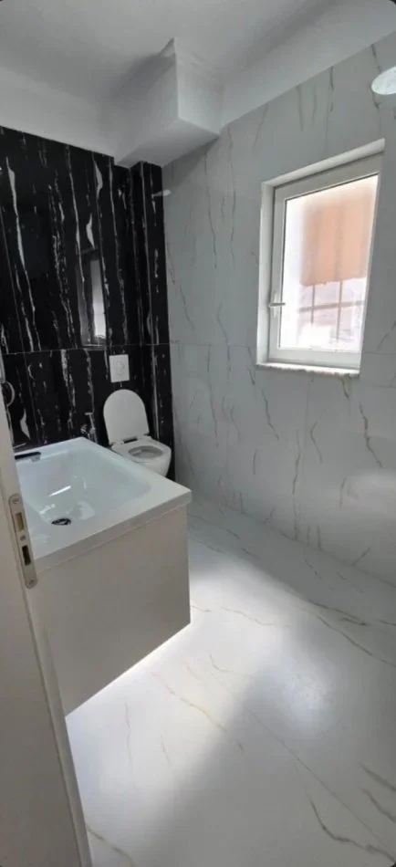 Tirane, shitet apartament 1+1 Kati 2, 53 m² 110.000 € (21 Dhjetori)