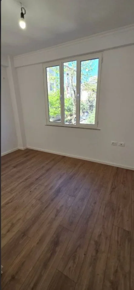Tirane, shitet apartament 1+1 Kati 2, 53 m² 110.000 € (21 Dhjetori)