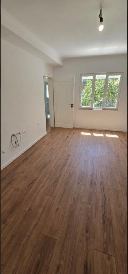 Tirane, shitet apartament 1+1 Kati 2, 53 m² 110.000 € (21 Dhjetori)
