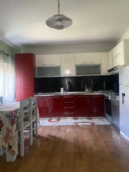 Tirane, jepet me qera apartament 1+1 Kati 0, 44 m² 450 € (Zogu i Zi)